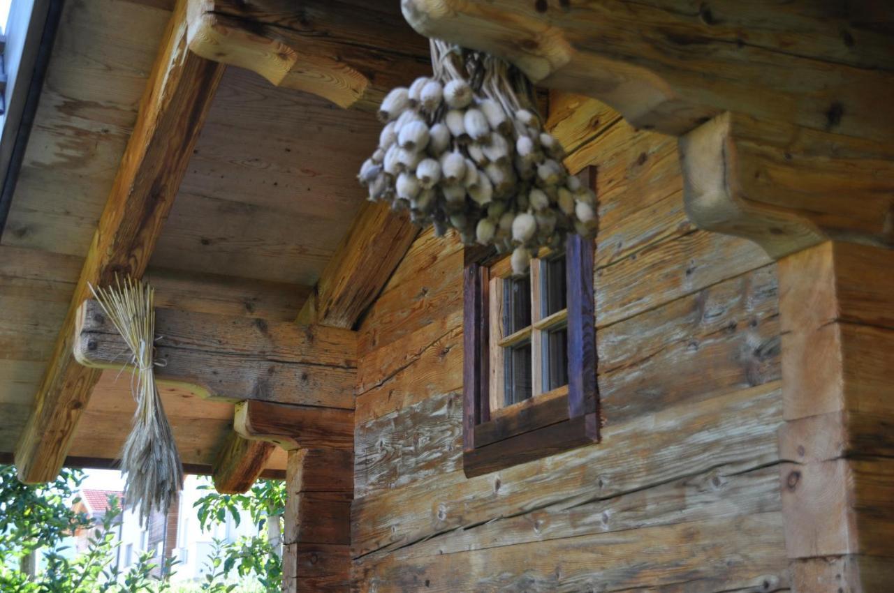 Hotel Gasthof Weisses Kreuz Naturns Exterior foto